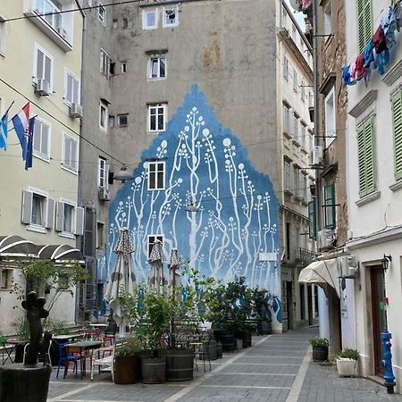 Old Square Rijeka Exterior foto